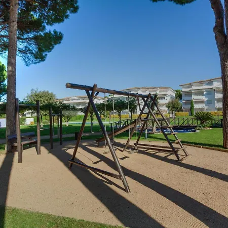 Green Mar E Apartment *